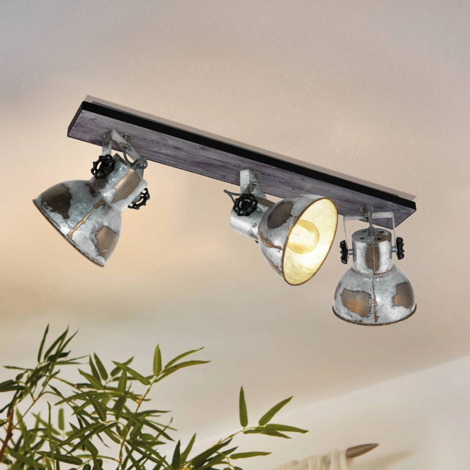 EGLO Plafonnier Barnstaple Au Look Industriel 3 Lampes 4 EGLO Plafonnier Barnstaple Au Look Industriel 3 Lampes – Image 2