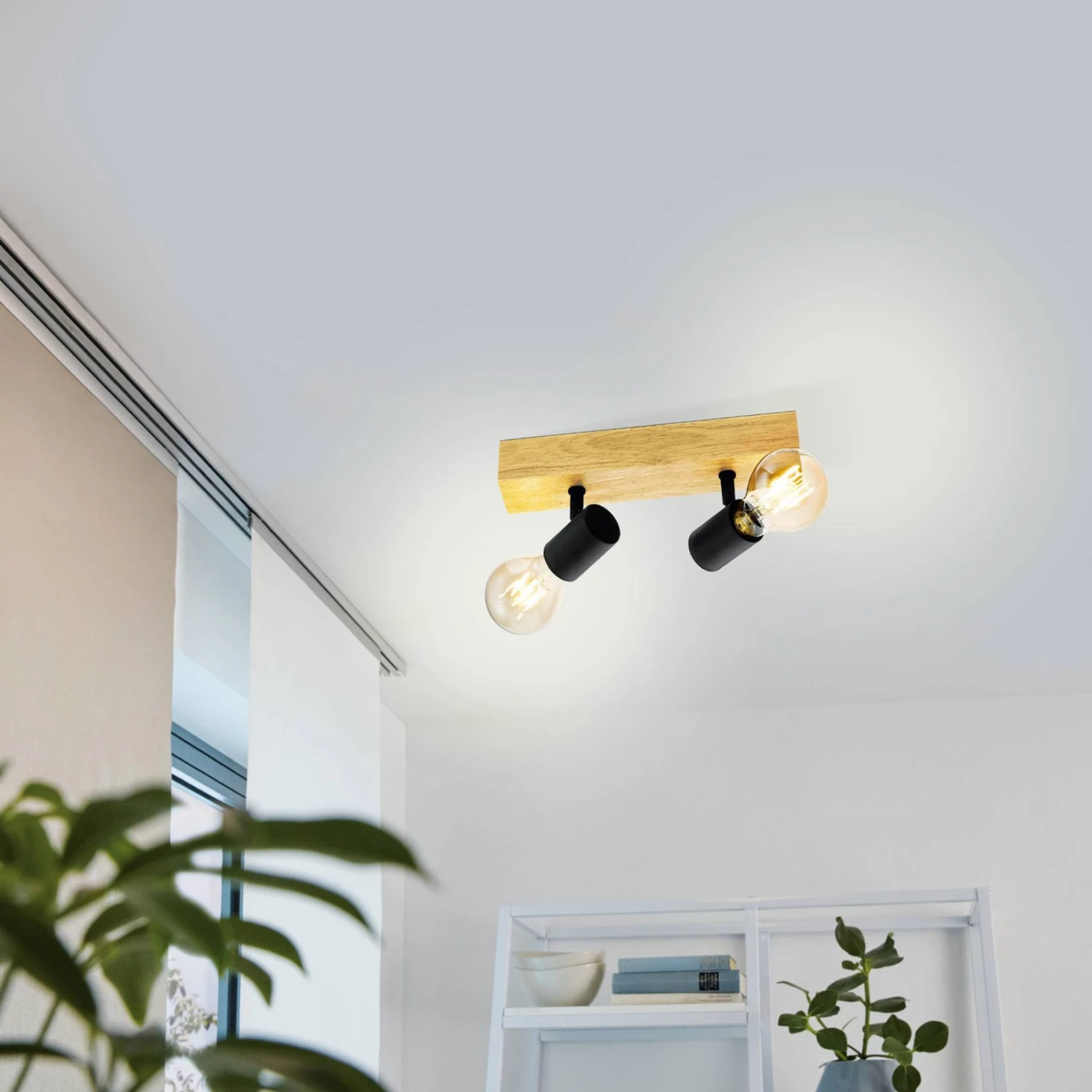 EGLO Plafonnier Townshend 3 En Bois à 2 Lampes 4 EGLO Plafonnier Townshend 3 En Bois à 2 Lampes – Image 2