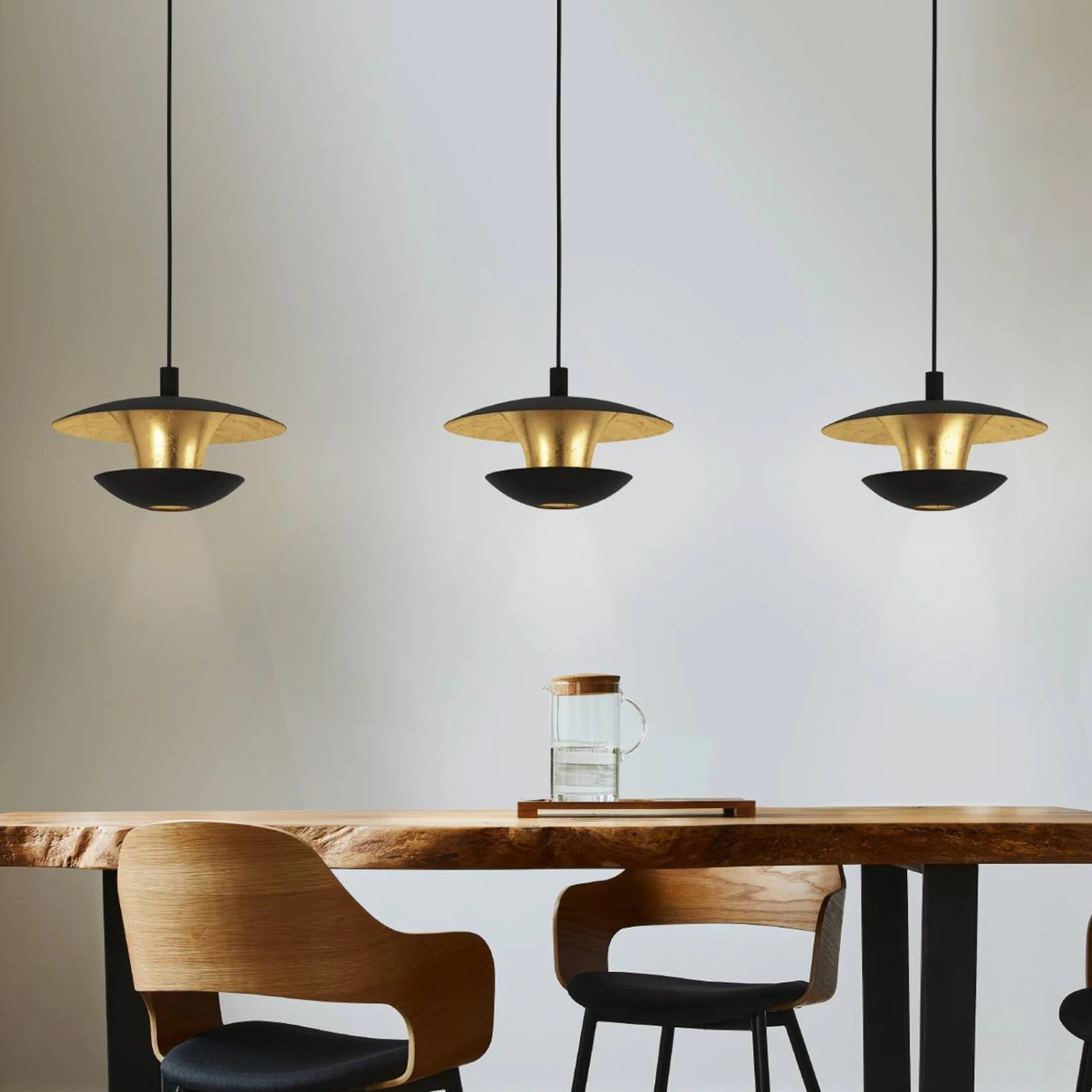 EGLO Suspension LED Nuvano, Trois Lampes, Noir/doré 4 EGLO Suspension LED Nuvano, Trois Lampes, Noir/doré – Image 2